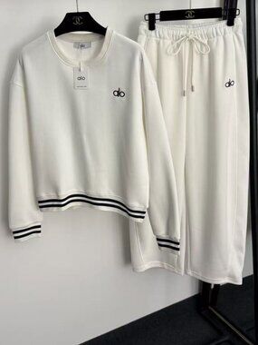 Alo Yoga Pure White Striped Casual Set, Size S.